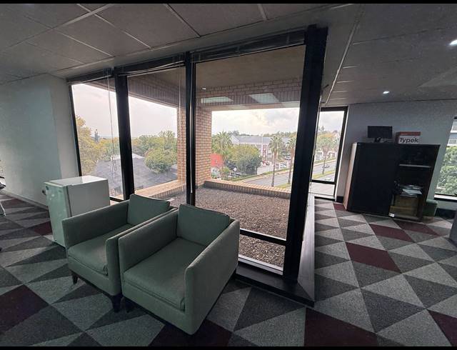 3,756M² OFFICE TO LET IN ROSEBANK
